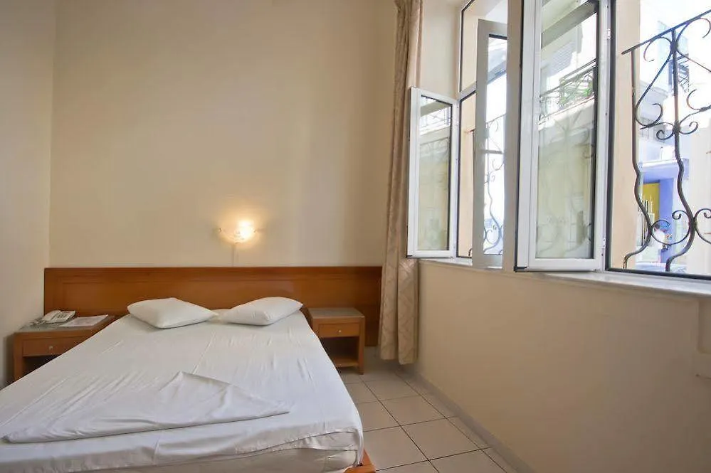 Lena Hotel Heraklion 2*,